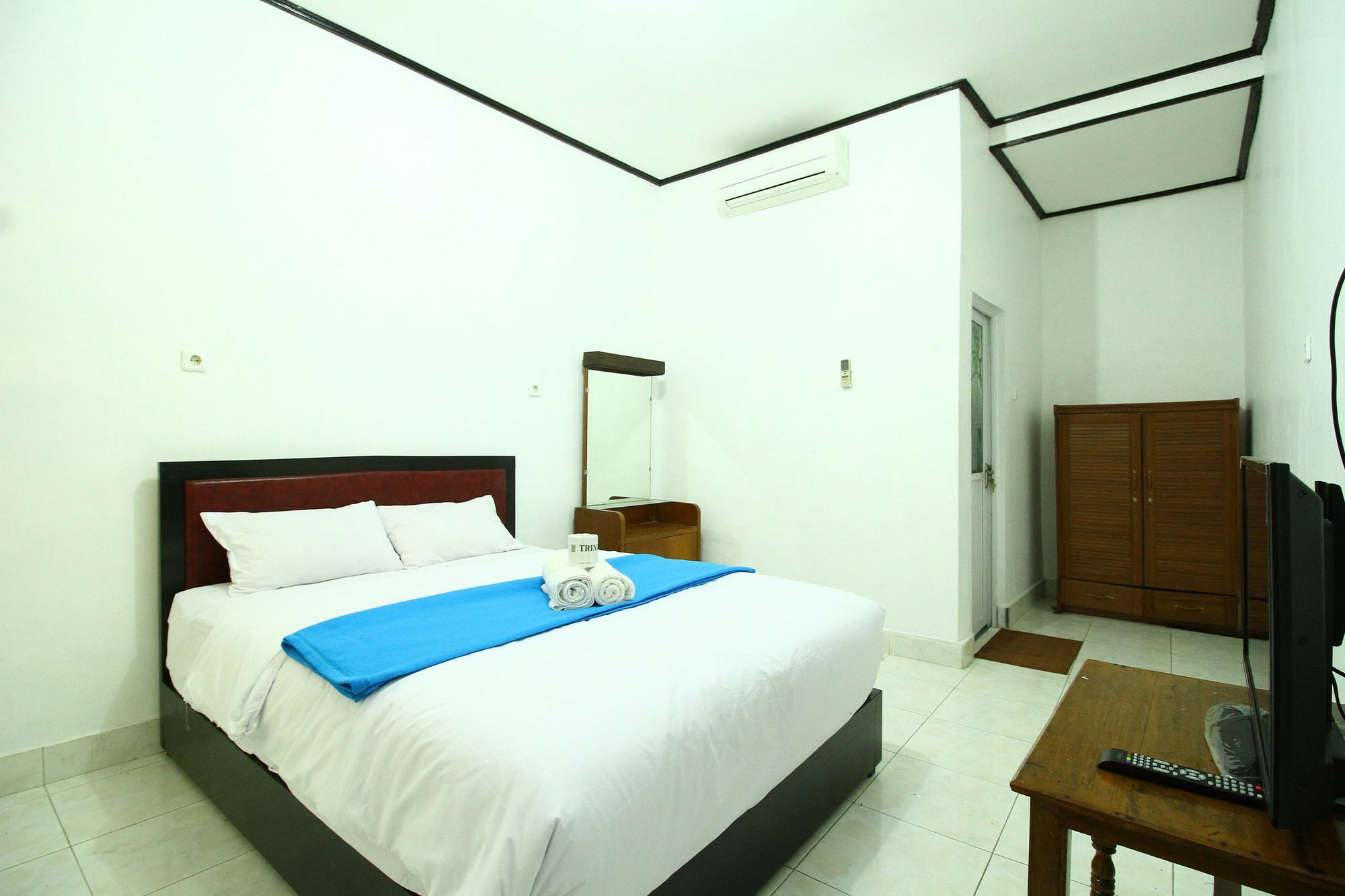 Dua Dara Inn Kuta Легіан Екстер'єр фото