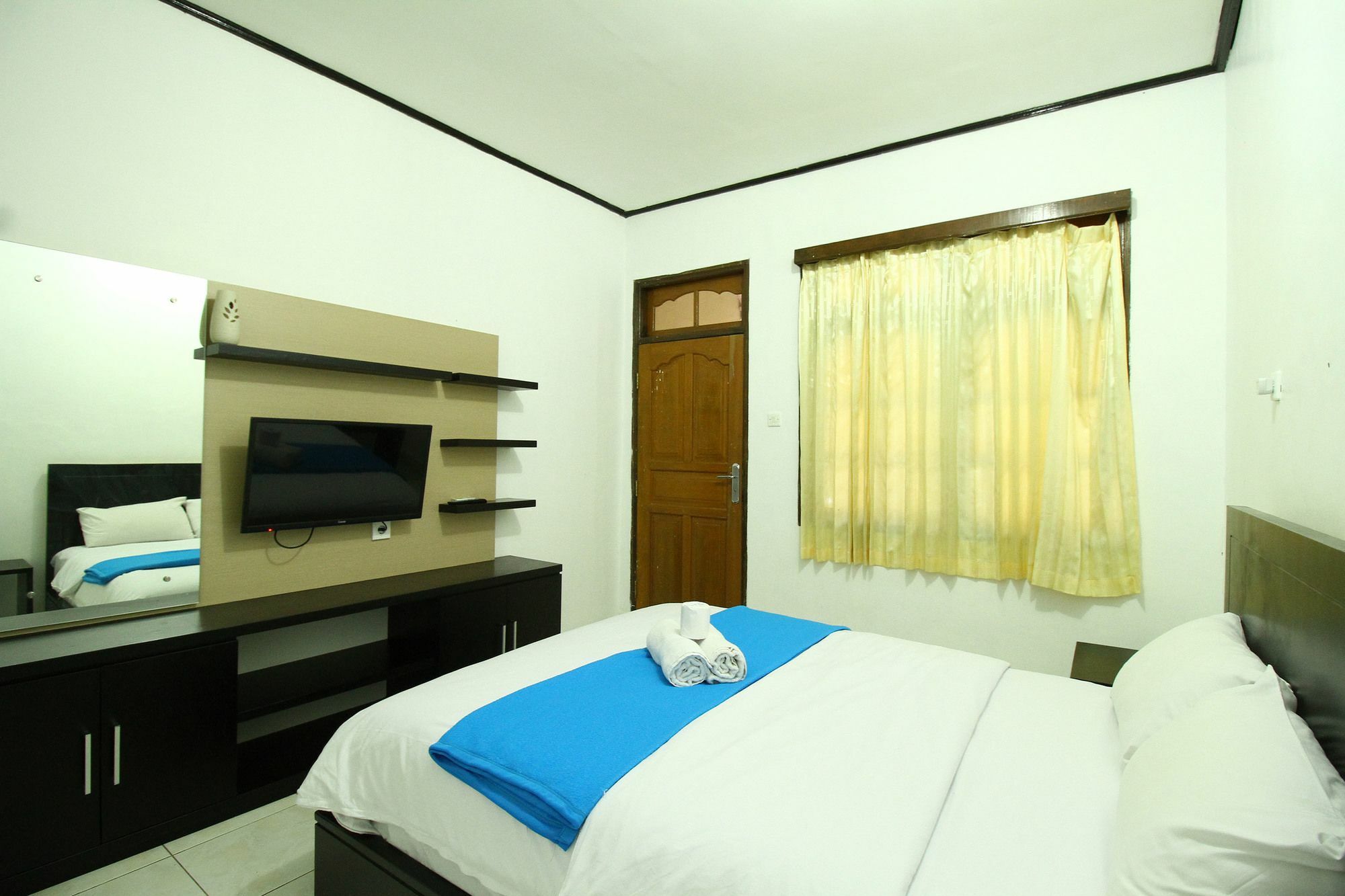 Dua Dara Inn Kuta Легіан Екстер'єр фото