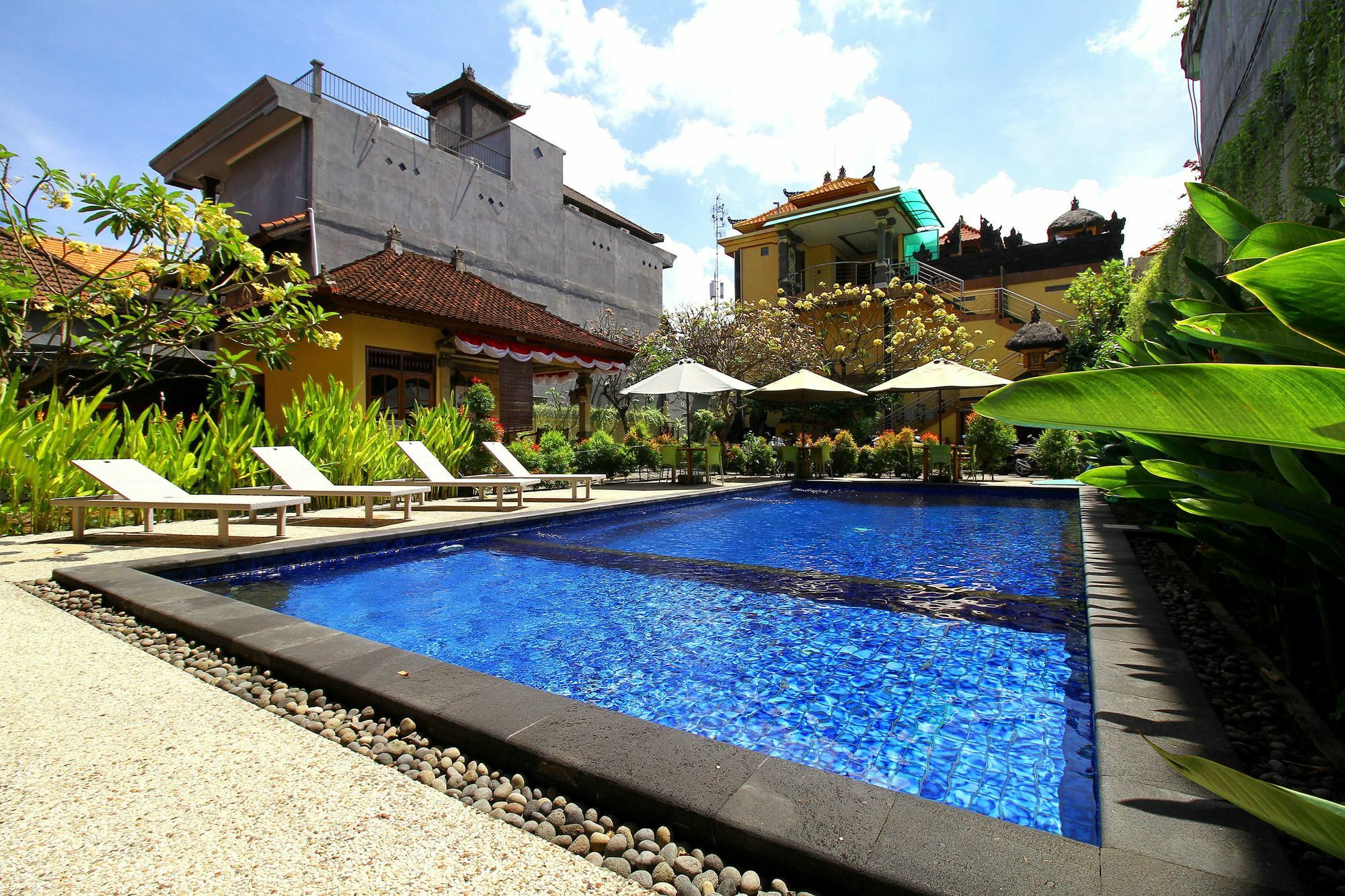 Dua Dara Inn Kuta Легіан Екстер'єр фото