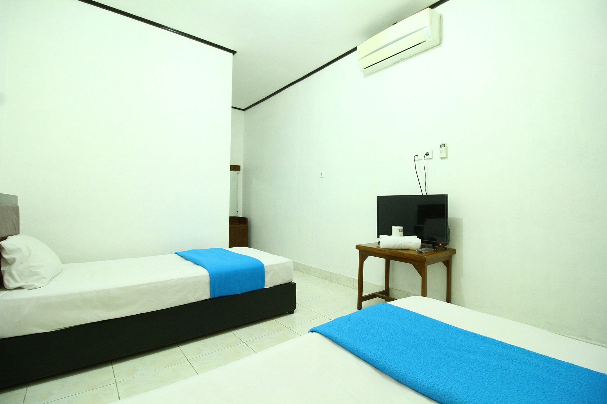 Dua Dara Inn Kuta Легіан Екстер'єр фото